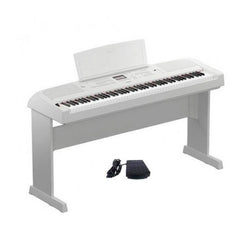 Yamaha DGX670 WH Digital Piano Stage